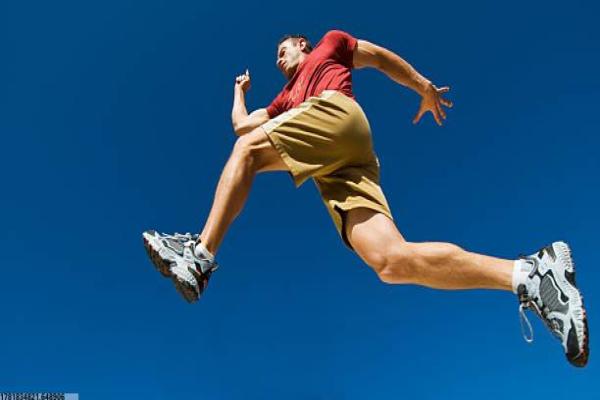 杰成体育篮球培训刘磊，明星教练教学解析！